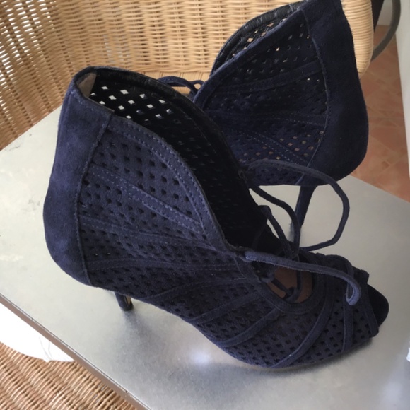 FINAL Markdown - NWOB - Vince Camuto Signature Suede Heels - Picture 5 of 7